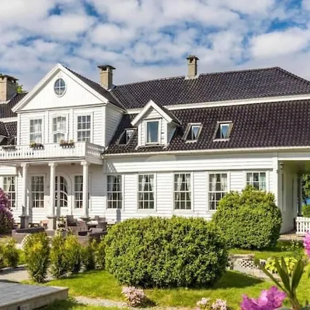 Unique, Historic On Large Property, 800sqm Ask i Nordhordaland