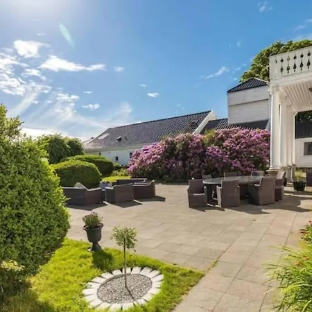 Unique, Historic On Large Property, 800sqm Ask i Nordhordaland