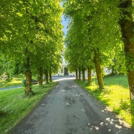 Unique, Historic On Large Property, 800sqm Ferienhaus
