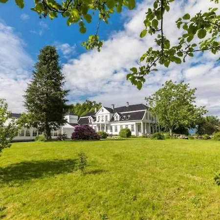 Unique, Historic On Large Property, 800sqm * Ask i Nordhordaland